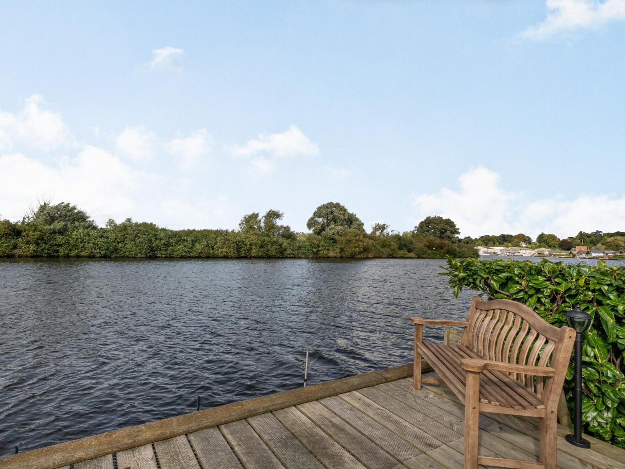 Sunset Lodge Brundall Екстериор снимка